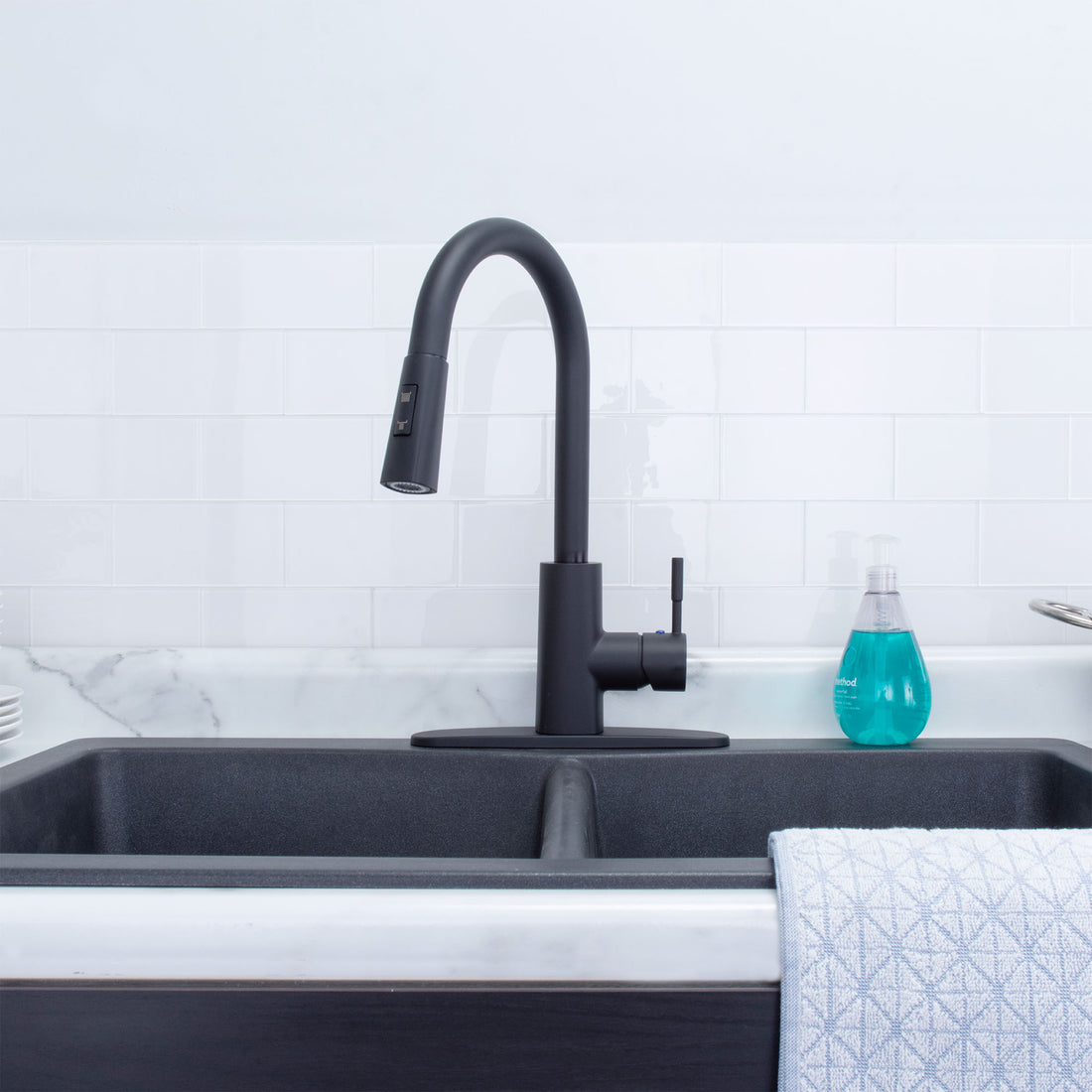 Tehila Black Finish High-Arc Pull-Down Faucet - Utility sinks vanites Tehila